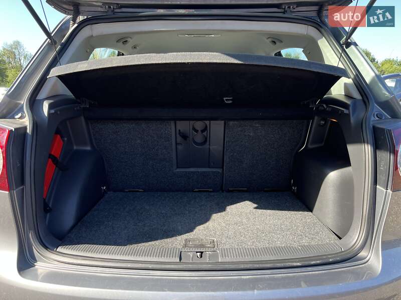 Хетчбек Volkswagen Golf 2005 в Черкасах