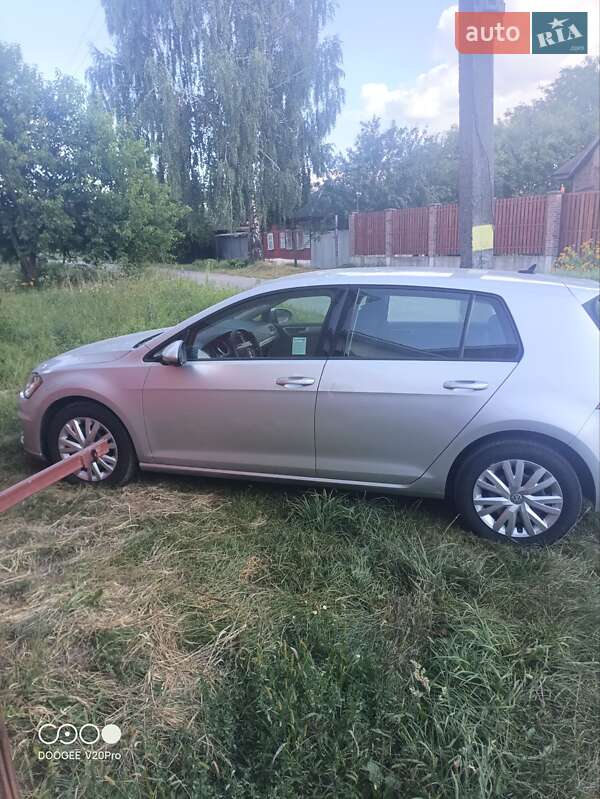 Хетчбек Volkswagen Golf 2015 в Шостці