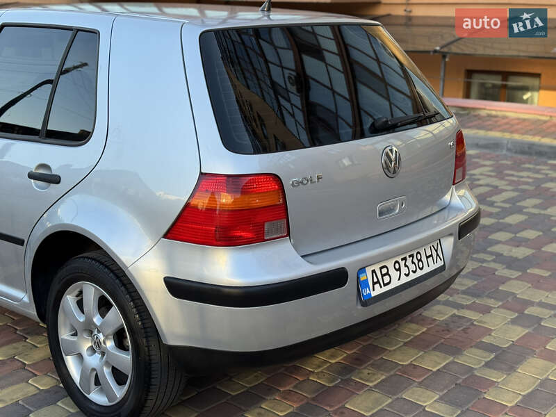Хетчбек Volkswagen Golf 2001 в Вінниці
