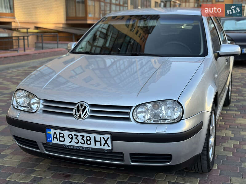 Хетчбек Volkswagen Golf 2001 в Вінниці