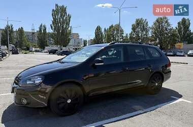 Універсал Volkswagen Golf 2012 в Дніпрі
