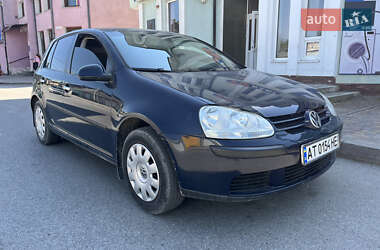 Хетчбек Volkswagen Golf 2004 в Городенці