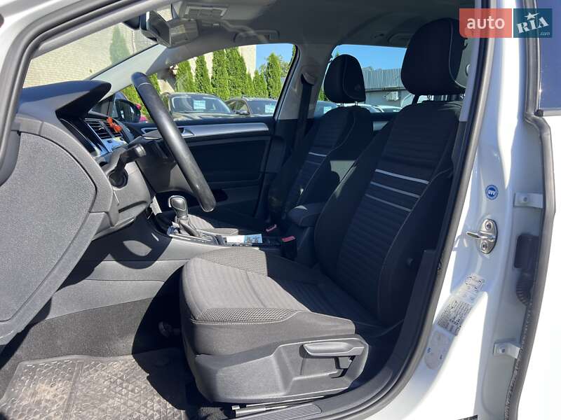 Універсал Volkswagen Golf 2014 в Нововолинську