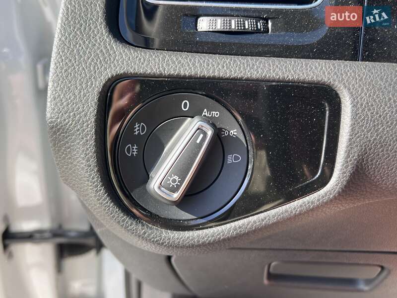 Універсал Volkswagen Golf 2014 в Нововолинську