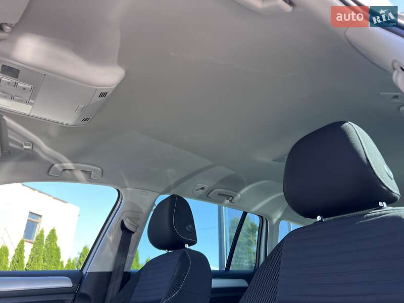 Універсал Volkswagen Golf 2014 в Нововолинську