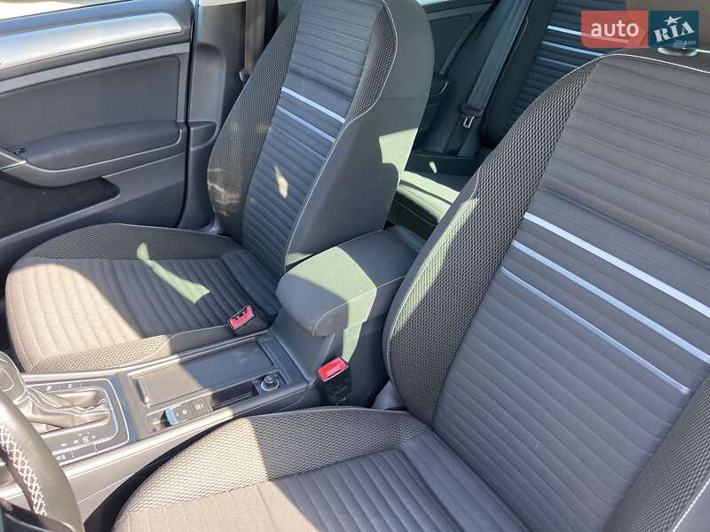 Універсал Volkswagen Golf 2014 в Нововолинську