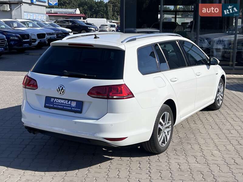Універсал Volkswagen Golf 2014 в Нововолинську