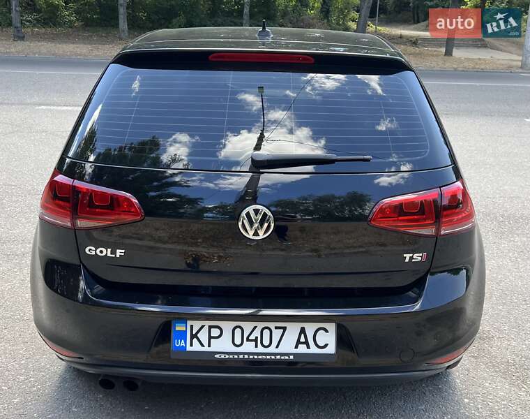 Хэтчбек Volkswagen Golf 2015 в Запорожье