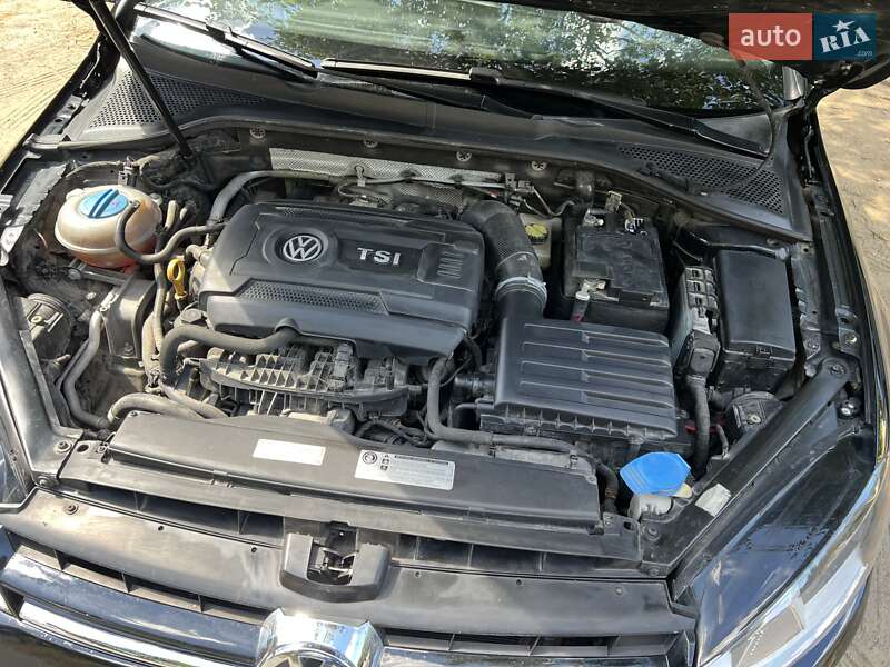Хэтчбек Volkswagen Golf 2015 в Запорожье