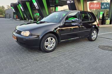 Хетчбек Volkswagen Golf 2002 в Одесі