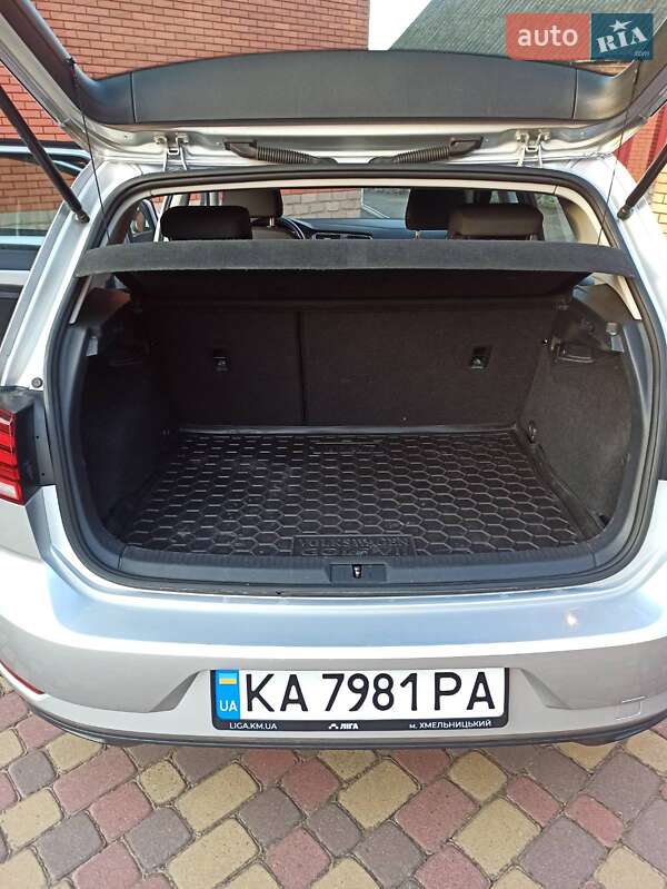 Хэтчбек Volkswagen Golf 2020 в Хмельницком