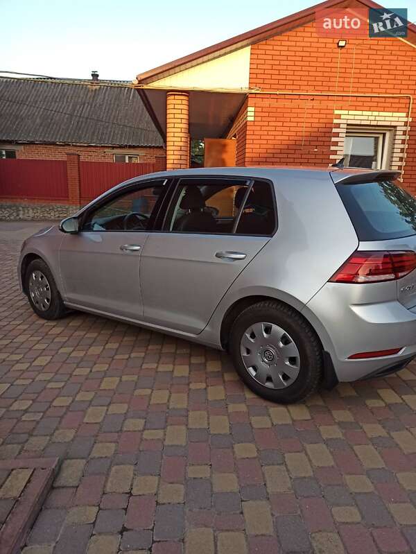 Хэтчбек Volkswagen Golf 2020 в Хмельницком