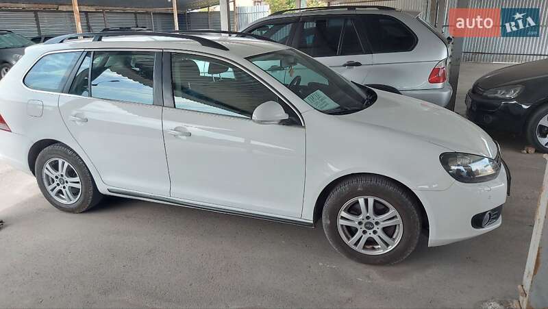 Универсал Volkswagen Golf 2013 в Каменец-Подольском