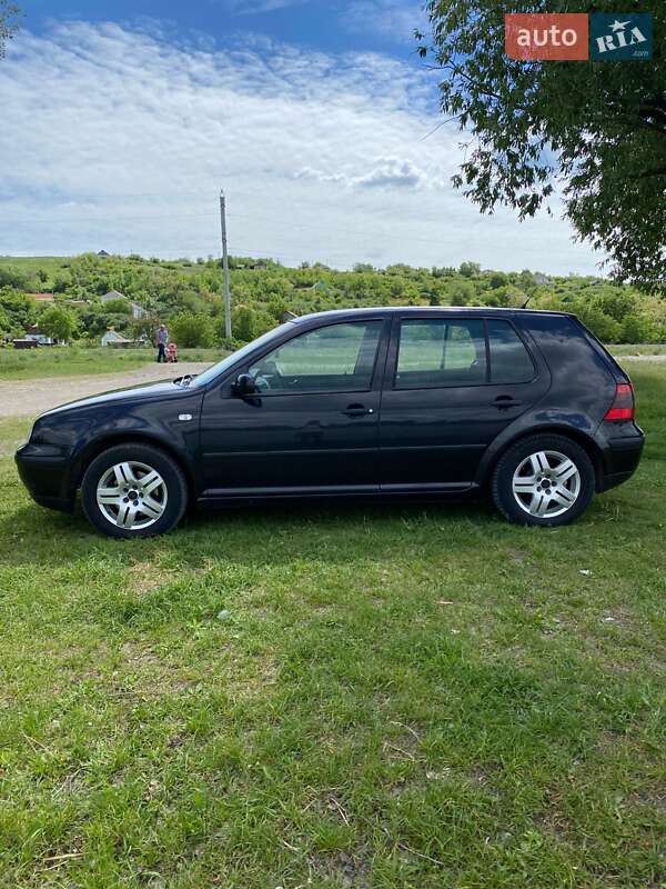 Volkswagen Golf 2002