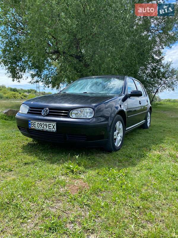 Хэтчбек Volkswagen Golf 2002 в Вознесенске