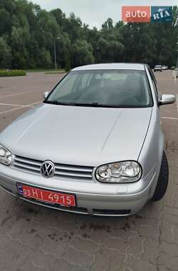 Хетчбек Volkswagen Golf 2003 в Сумах
