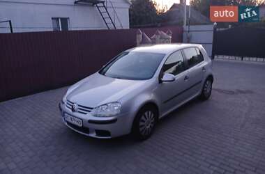 Хетчбек Volkswagen Golf 2005 в Охтирці