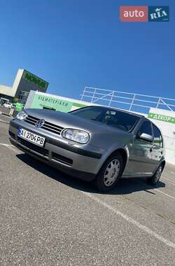 Хетчбек Volkswagen Golf 2002 в Києві