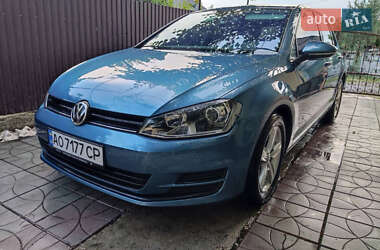 Хэтчбек Volkswagen Golf 2012 в Ужгороде
