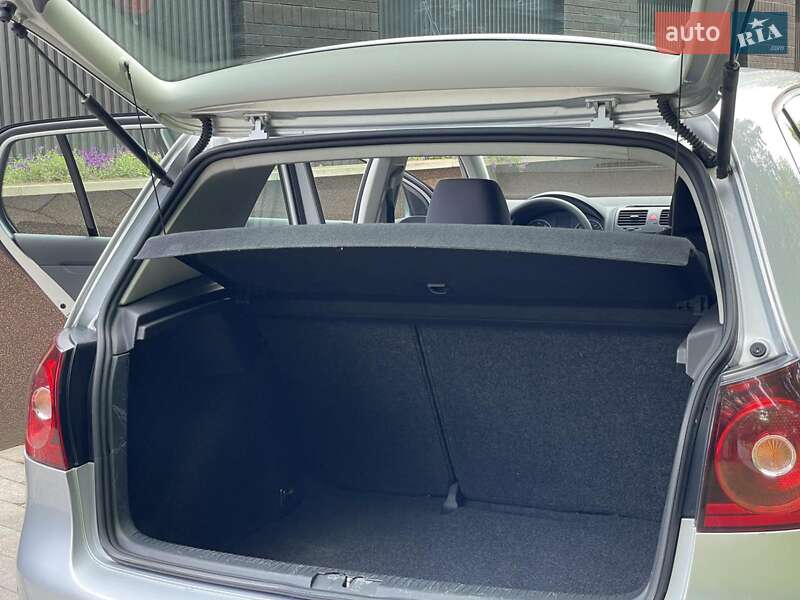 Хетчбек Volkswagen Golf 2008 в Чернігові