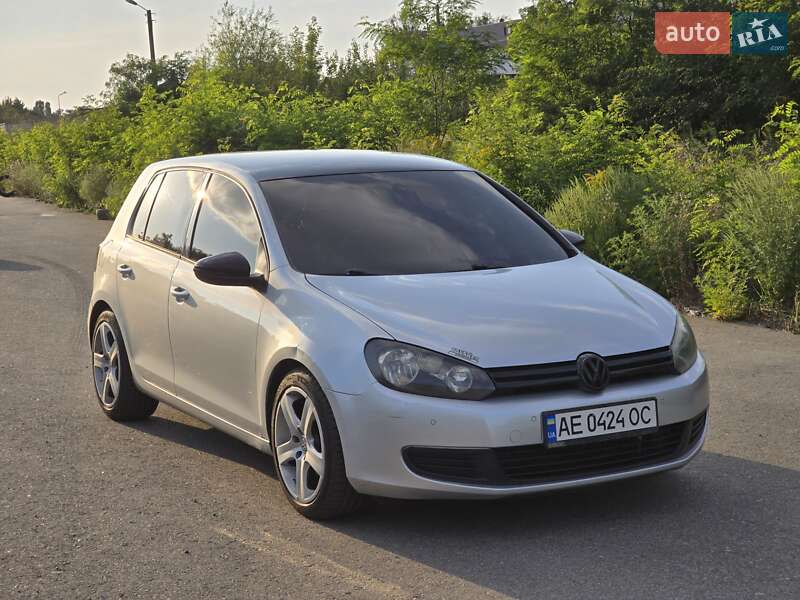 Хетчбек Volkswagen Golf 2009 в Дніпрі