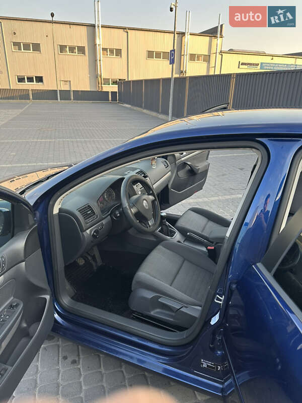 Хетчбек Volkswagen Golf 2007 в Мукачевому