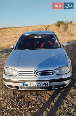 Хэтчбек Volkswagen Golf 2001 в Одессе