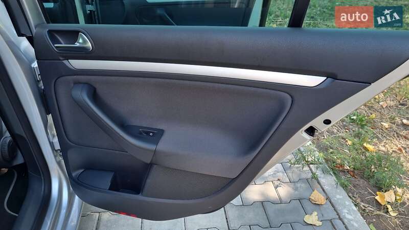 Хетчбек Volkswagen Golf 2008 в Подільську