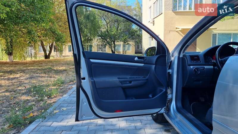 Хетчбек Volkswagen Golf 2008 в Подільську