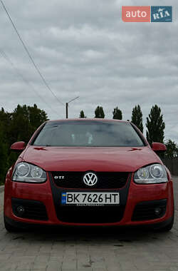 Хэтчбек Volkswagen Golf 2007 в Ровно