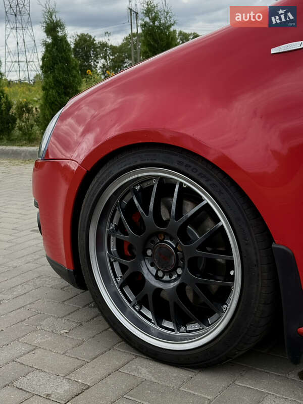 Хетчбек Volkswagen Golf 2007 в Рівному