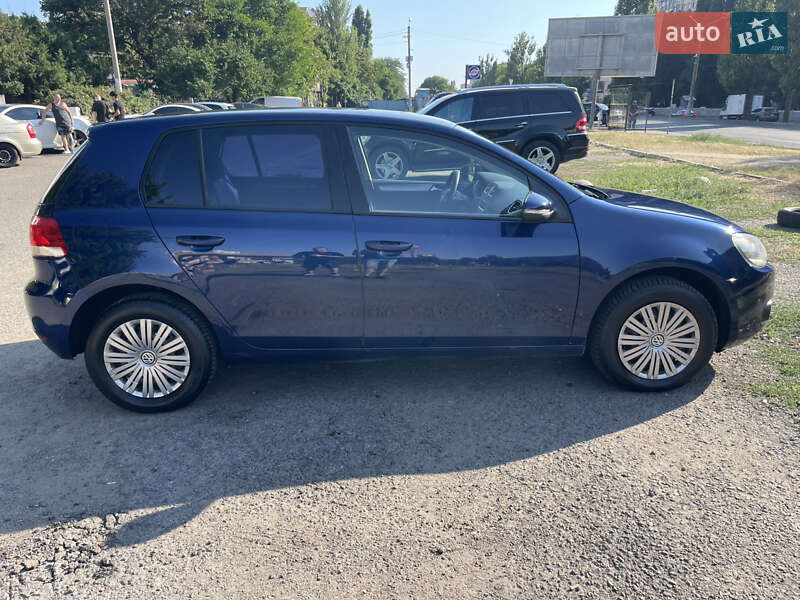 Хэтчбек Volkswagen Golf 2010 в Одессе