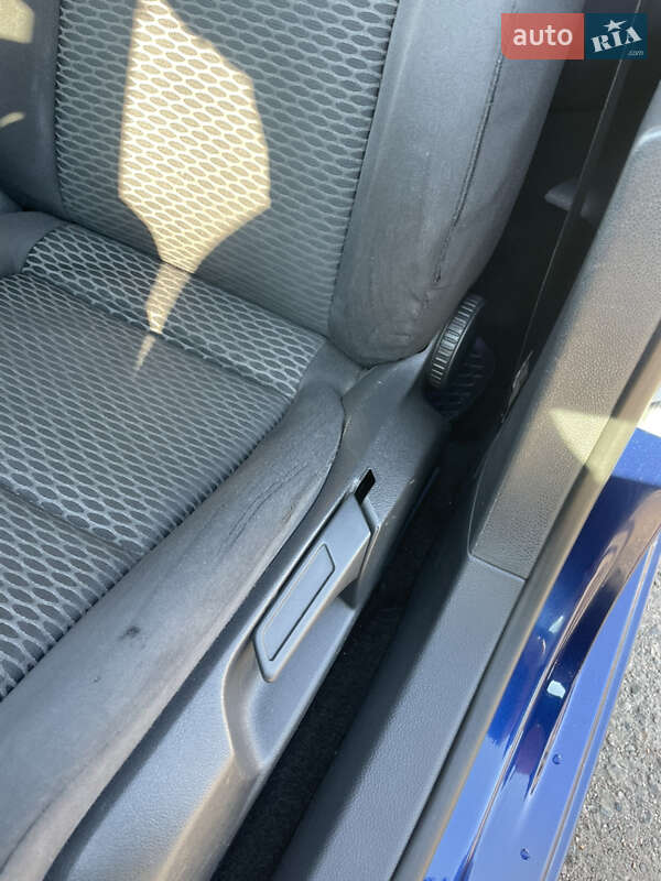 Хэтчбек Volkswagen Golf 2010 в Одессе