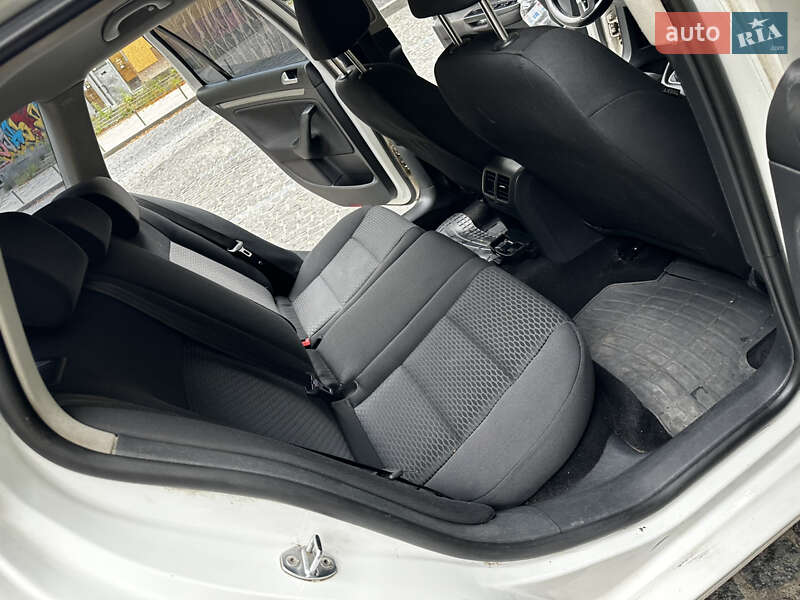 Универсал Volkswagen Golf 2011 в Днепре