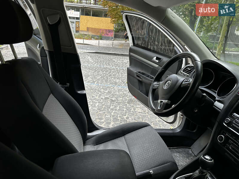 Универсал Volkswagen Golf 2011 в Днепре