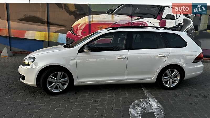 Універсал Volkswagen Golf 2012 в Ржавинцях