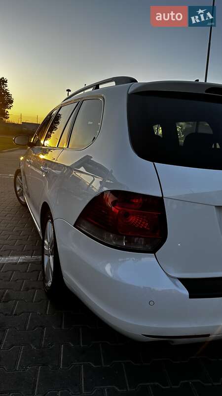 Універсал Volkswagen Golf 2012 в Ржавинцях