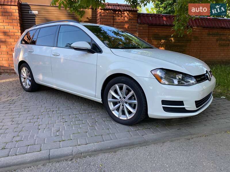 Універсал Volkswagen Golf 2016 в Одесі