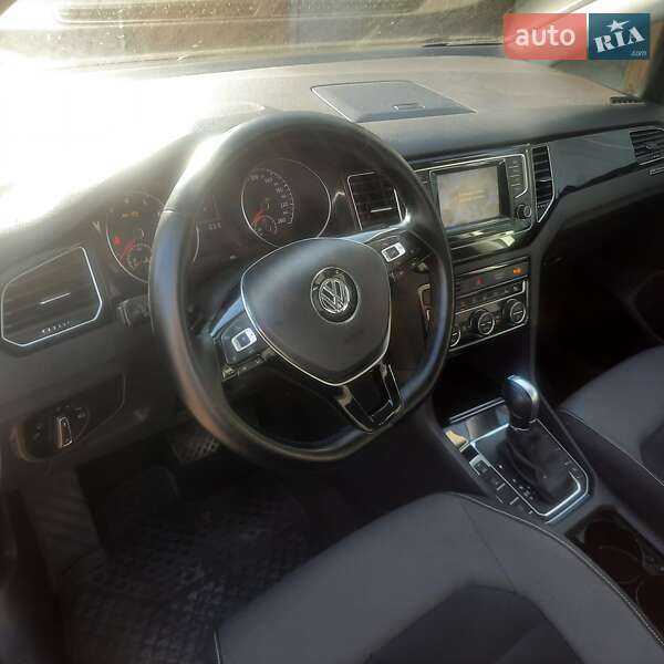 Хетчбек Volkswagen Golf 2015 в Львові