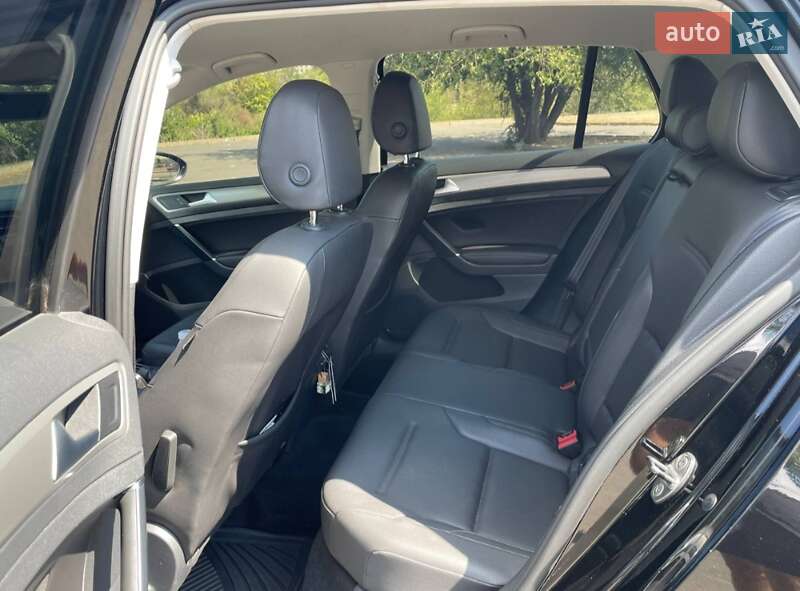 Хетчбек Volkswagen Golf 2014 в Кривому Розі