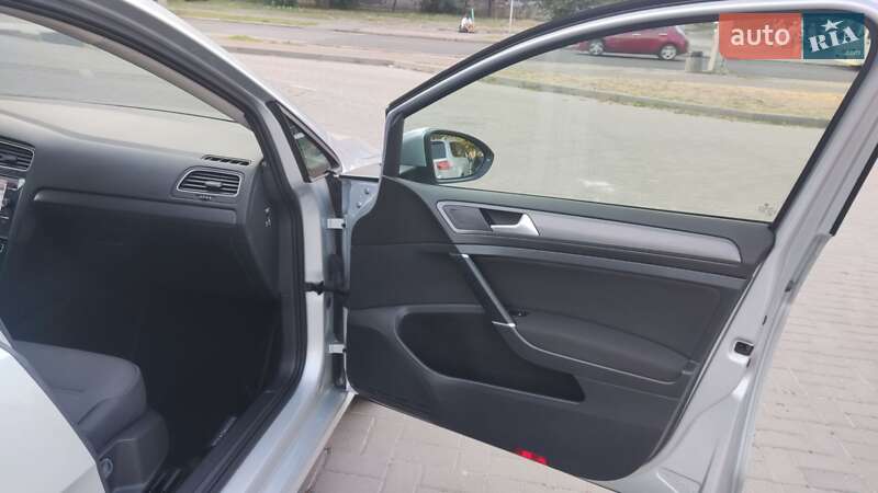 Універсал Volkswagen Golf 2018 в Черкасах