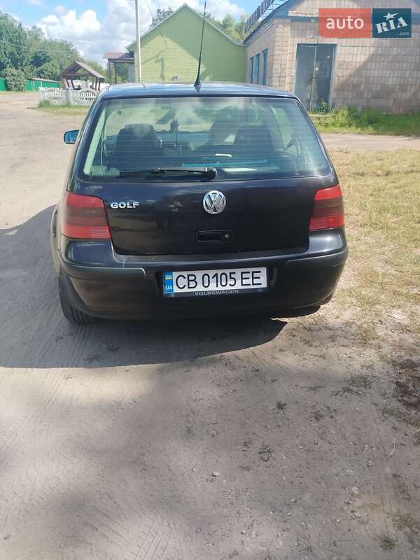 Хетчбек Volkswagen Golf 2001 в Чернігові