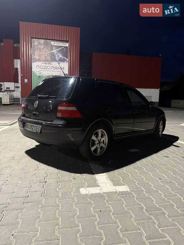 Хетчбек Volkswagen Golf 2003 в Тернополі