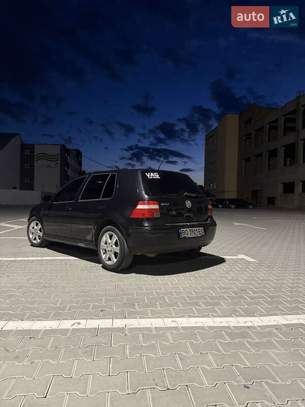 Хетчбек Volkswagen Golf 2003 в Тернополі
