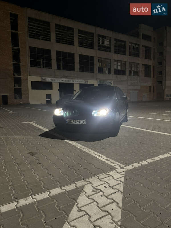 Хетчбек Volkswagen Golf 2003 в Тернополі