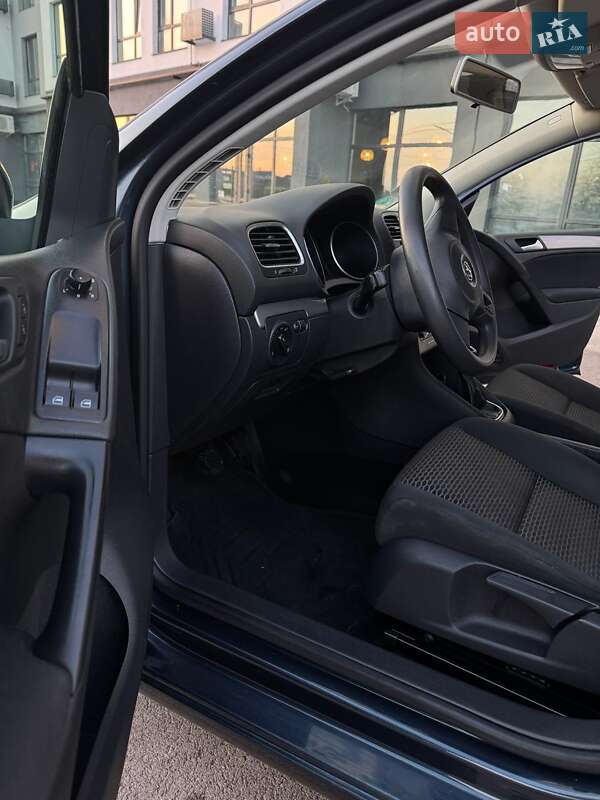 Хетчбек Volkswagen Golf 2009 в Чернігові