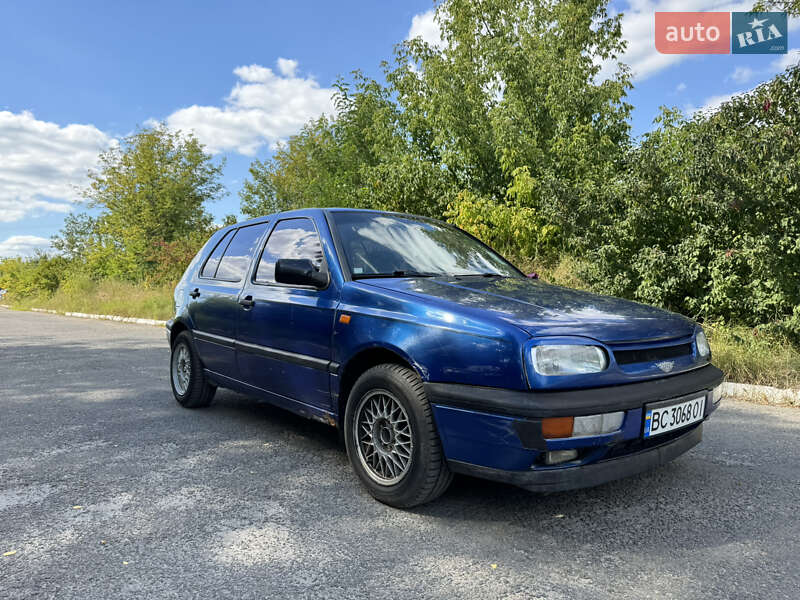 Хэтчбек Volkswagen Golf 1993 в Львове