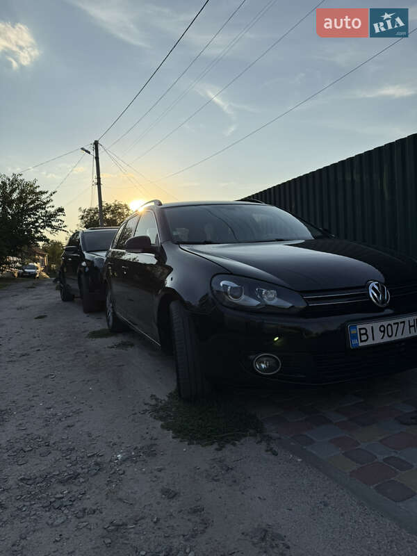 Універсал Volkswagen Golf 2010 в Полтаві