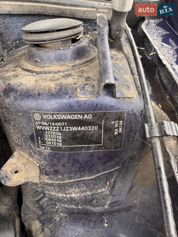 Хетчбек Volkswagen Golf 2003 в Вінниці