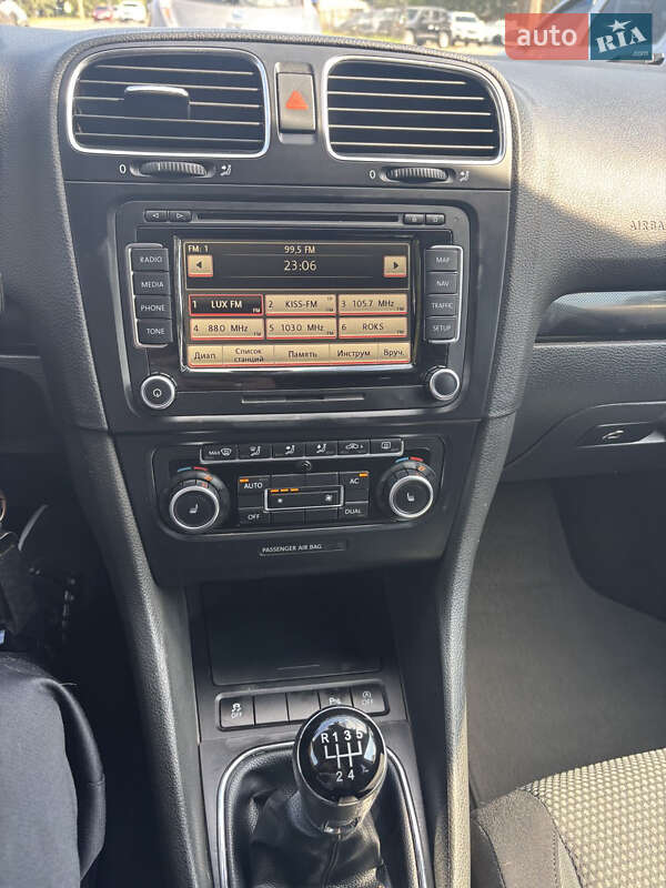 Універсал Volkswagen Golf 2010 в Полтаві